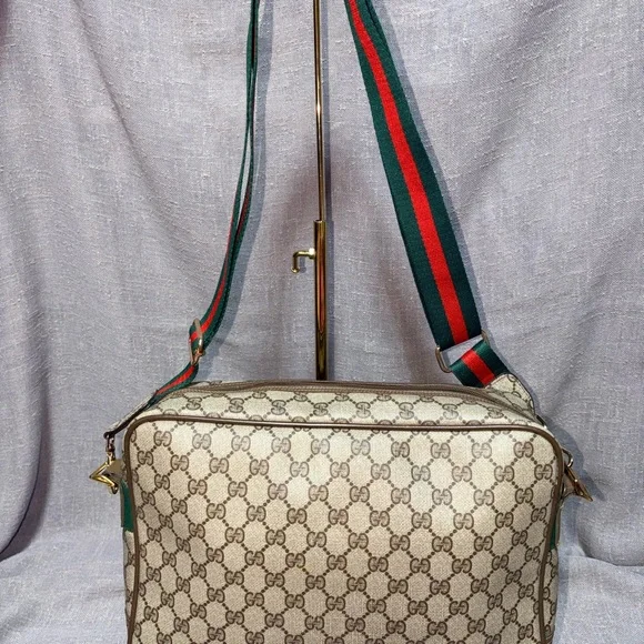 Gucci Beige GG Supreme Shoulder Bag with Green-Red Web Strap - Picture 8 of 12